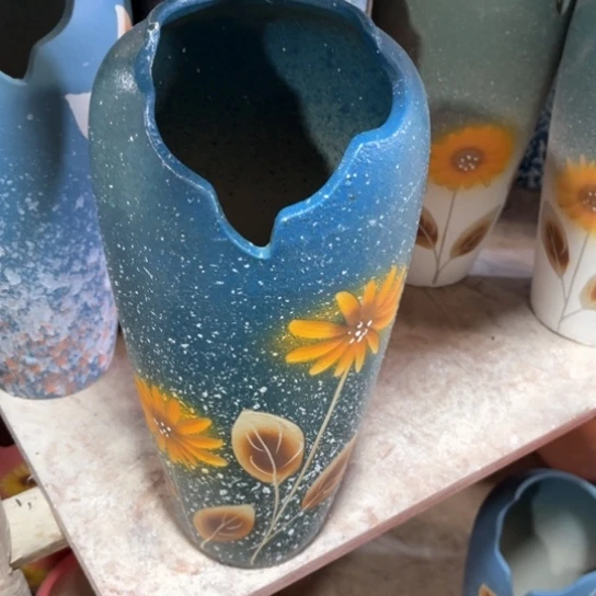 罐默认微瑕，有孔编号21-136