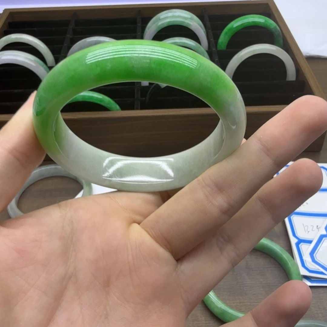 未镶嵌手镯翡翠A50