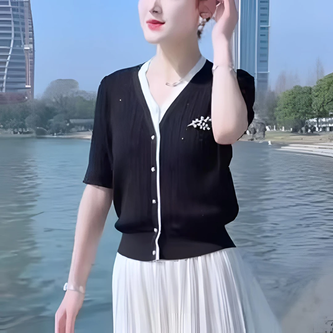 高级感夏季新款亮丝V领针织衫女短袖开衫气质宽松显瘦休闲黑色T恤