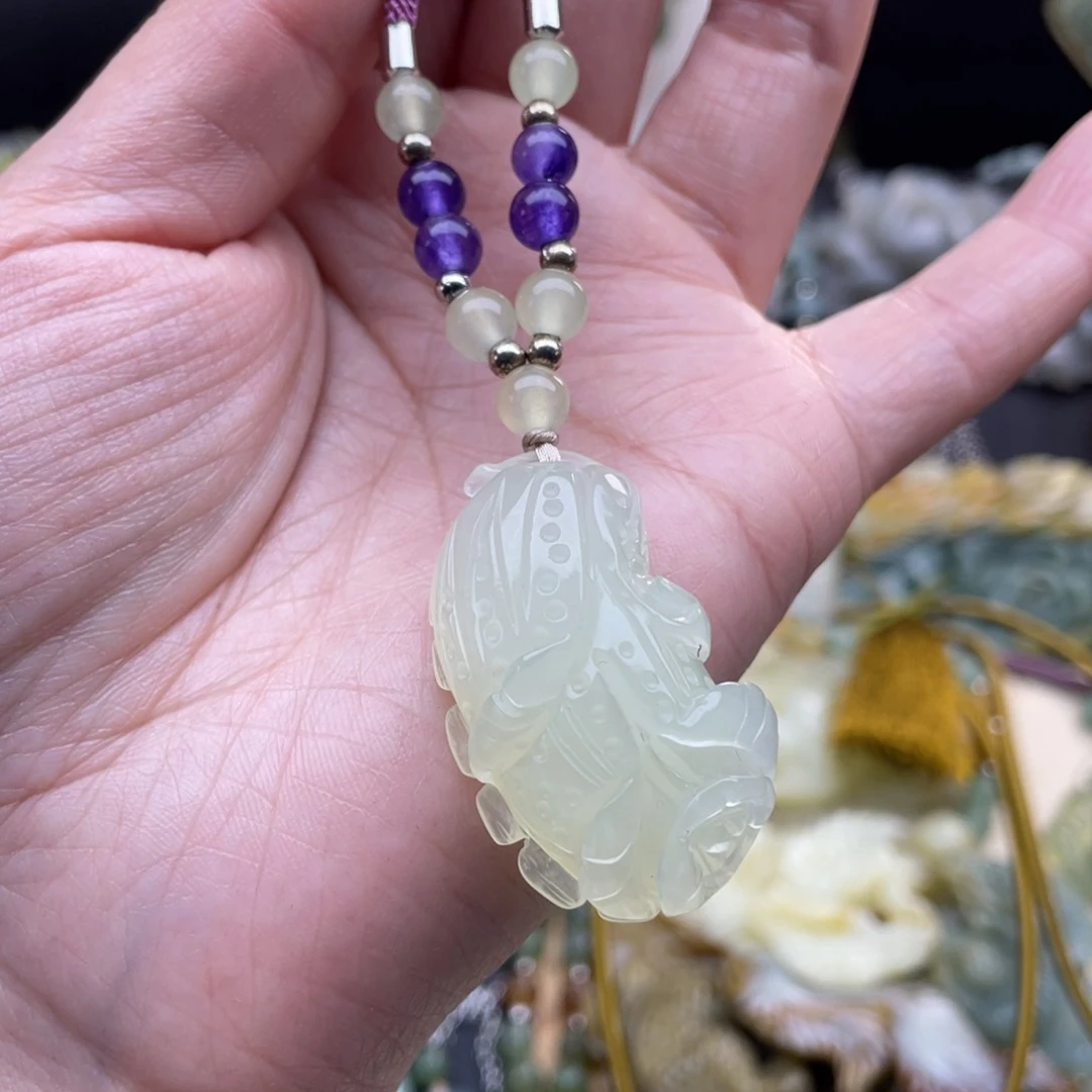 蛇纹石玉颈饰未镶嵌