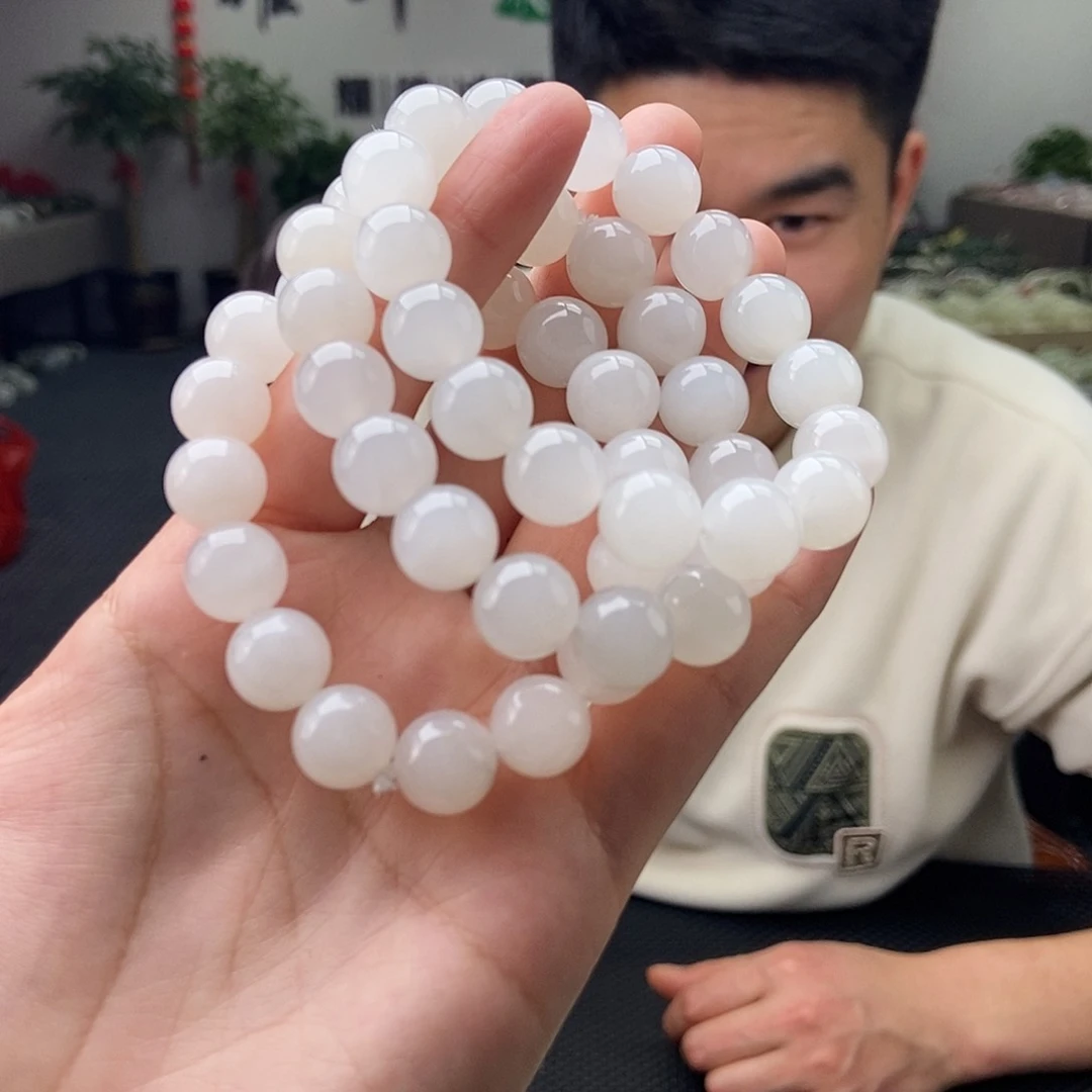 和田玉颜色多样性发拍一发一未镶嵌