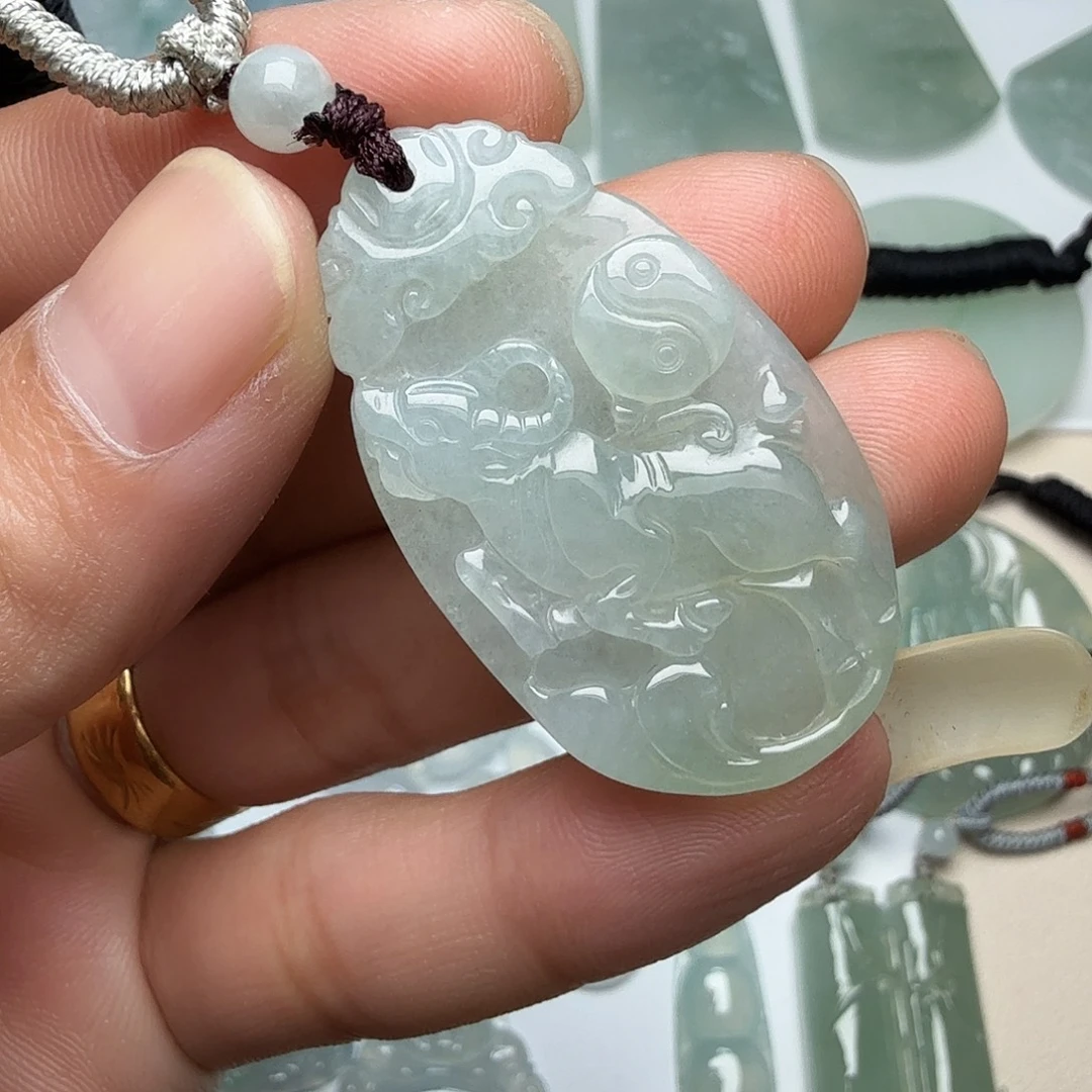 翡翠未镶嵌颈饰天然缅甸翡翠A货冰种牛牌