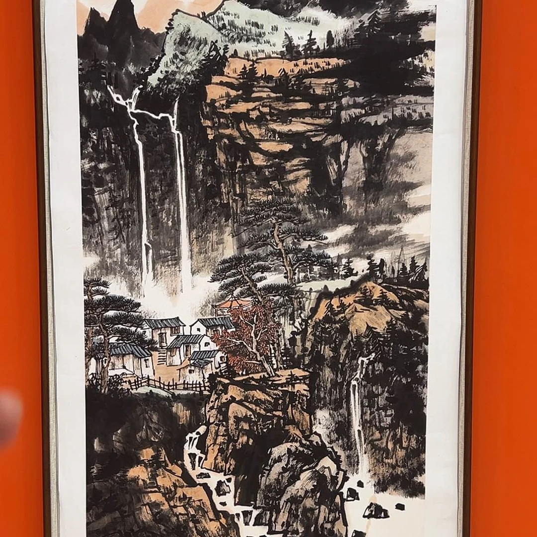 国画朱大明原作溯源带证件合影视频