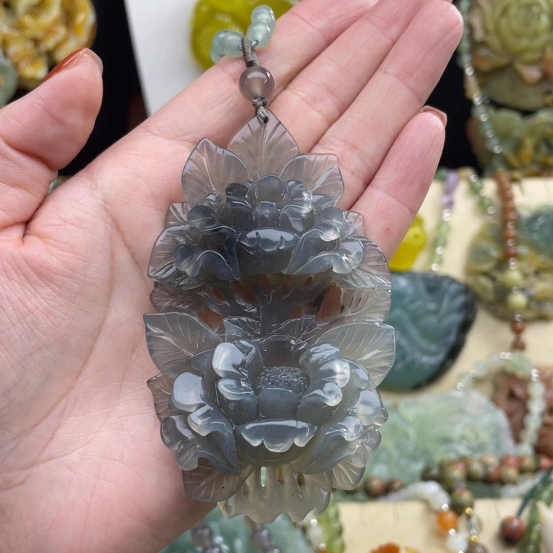 未镶嵌蛇纹石玉颈饰