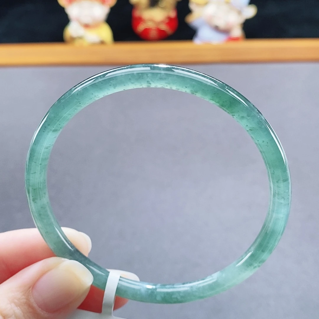 翡翠未镶嵌手镯94