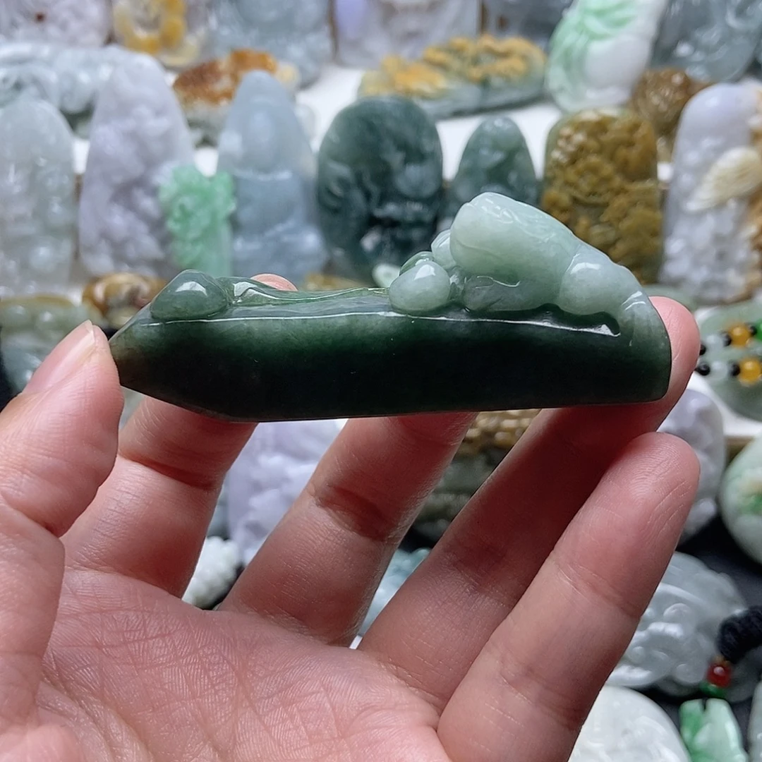 翡翠未镶嵌颈饰翡翠