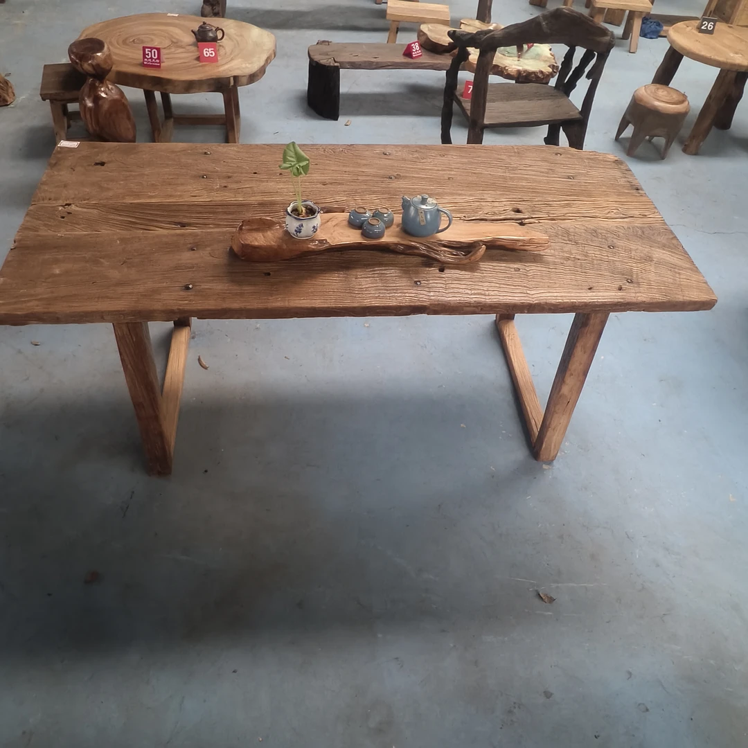 专业茶空间搭配侘寂风老榆木茶桌