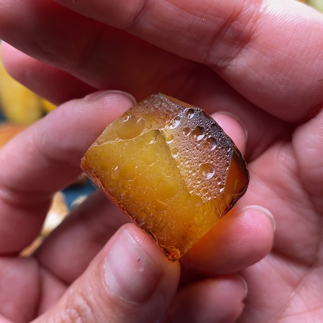 定制琥珀未镶嵌蜜蜡