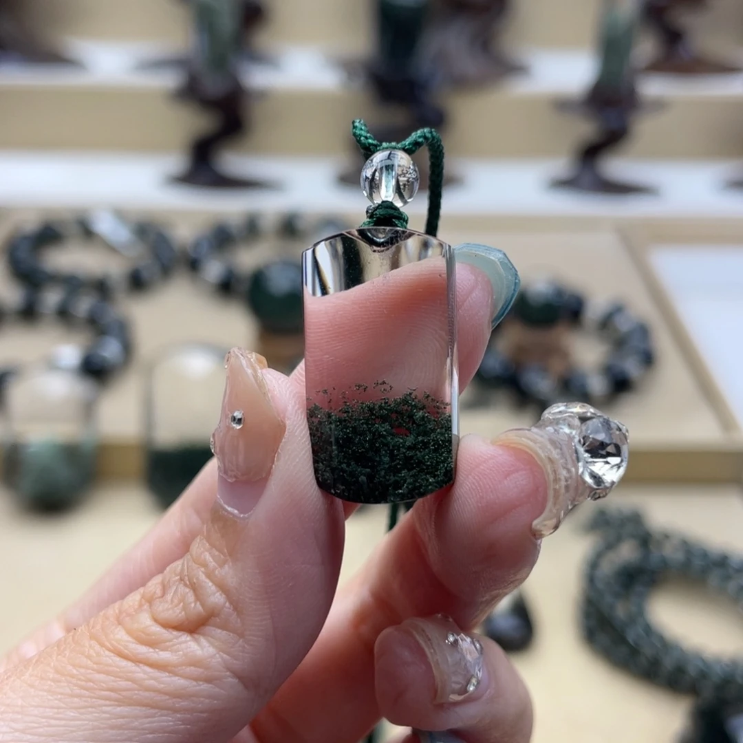 未镶嵌颈饰水晶绿幽灵吊坠