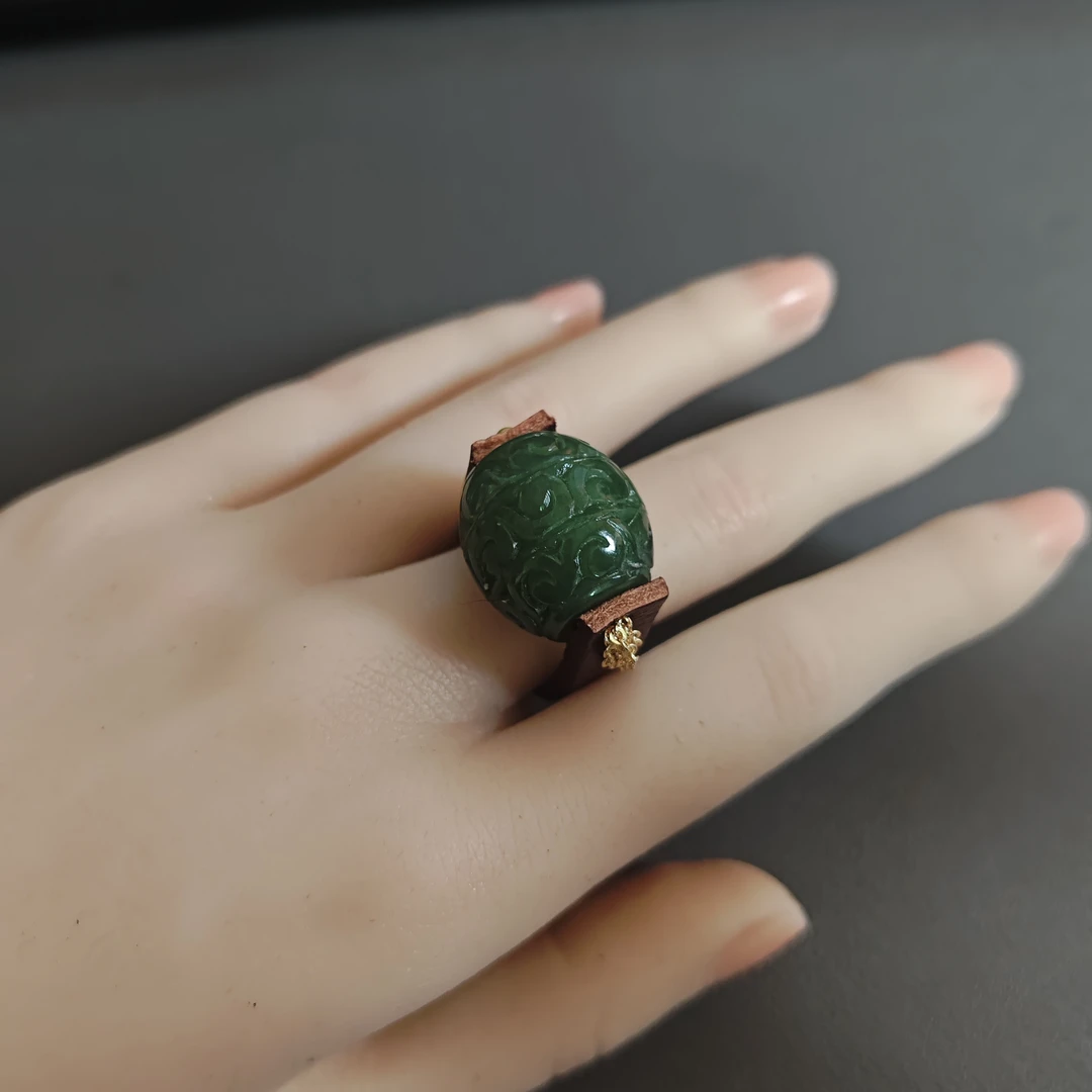 天然和田碧玉精美路路通滚珠戒指【00130】