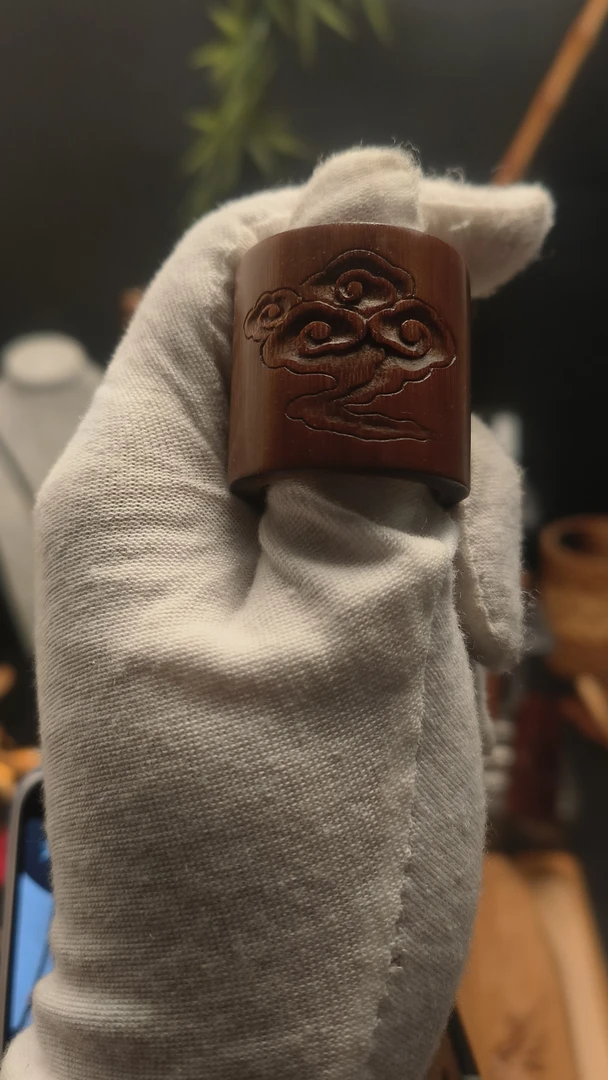 纯手工雕刻老竹扳指《祥云》，扳指内直径2.3厘米