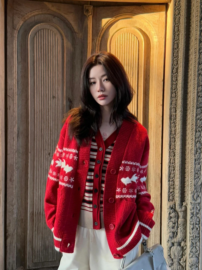 新年红撞色金鱼提花针织开衫2025春季新款超好看毛衣百搭休闲裤