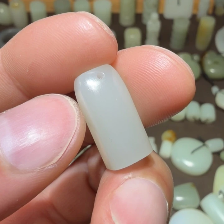 和田玉未镶嵌吊坠(不含链)