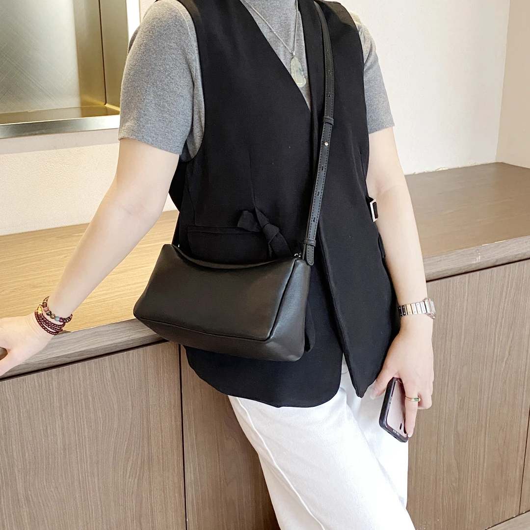 牛皮斜挎女包单肩百搭通勤百搭时尚包包气质简约复古真皮单肩包