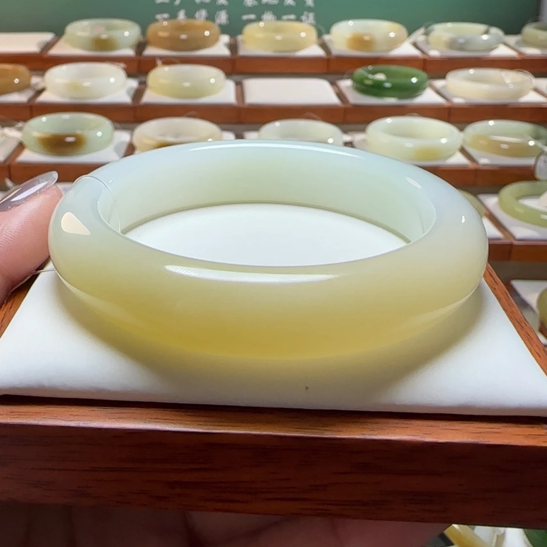 和田玉手镯未镶嵌用****0