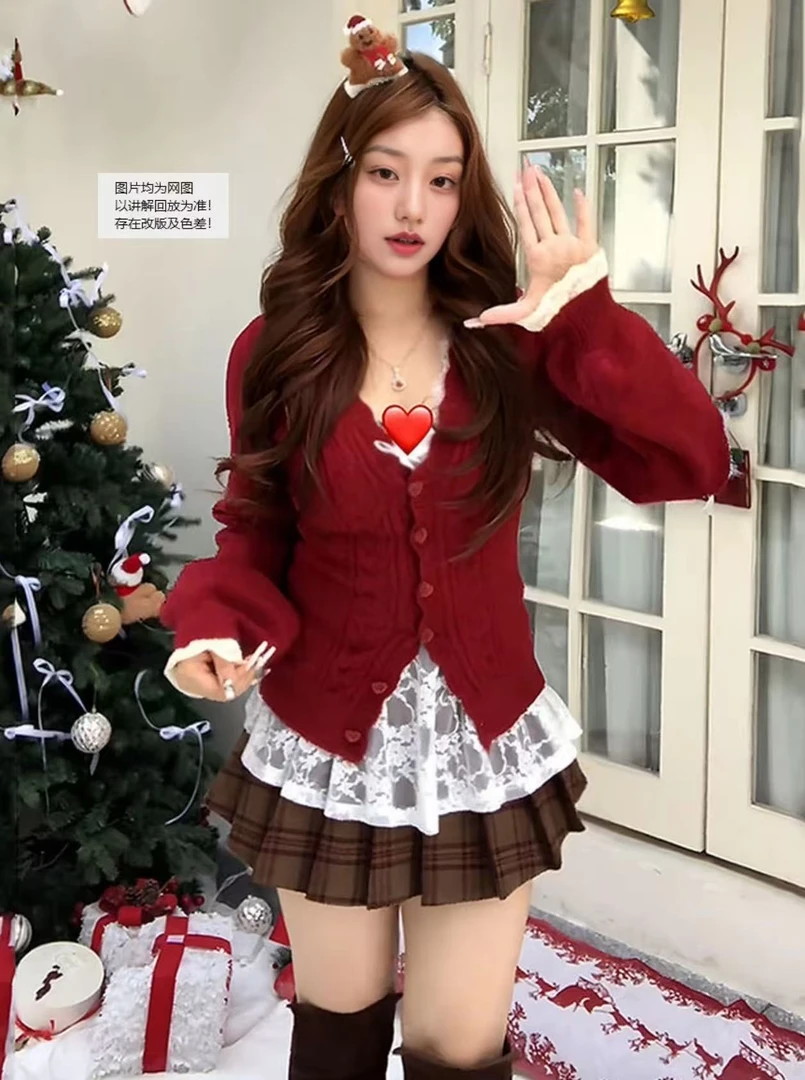 天一~大码胖mm甜辣风爱心纽扣针织开衫女冬新年氛围时尚套装90558