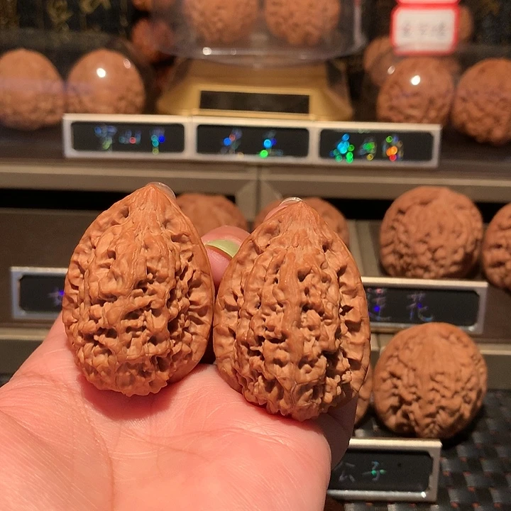 大****文玩核桃把件通天塔