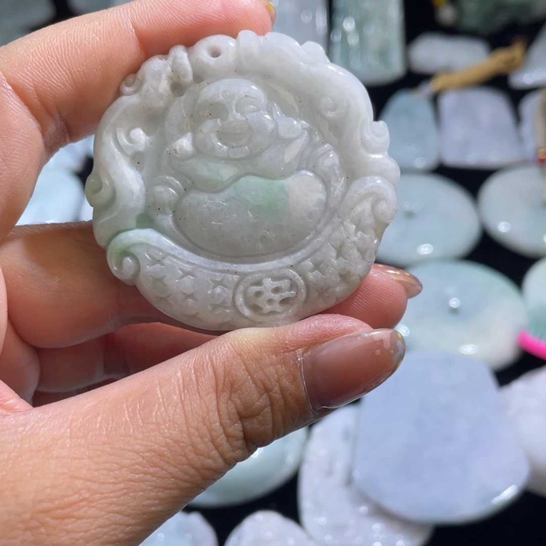 翡翠未镶嵌颈饰佛公