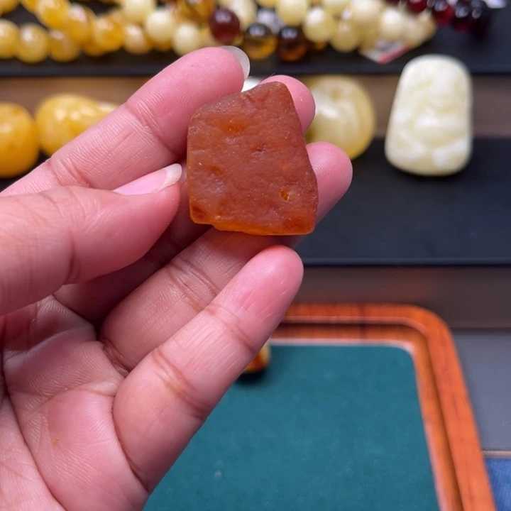 琥珀未镶嵌珠宝奇石M104号原石