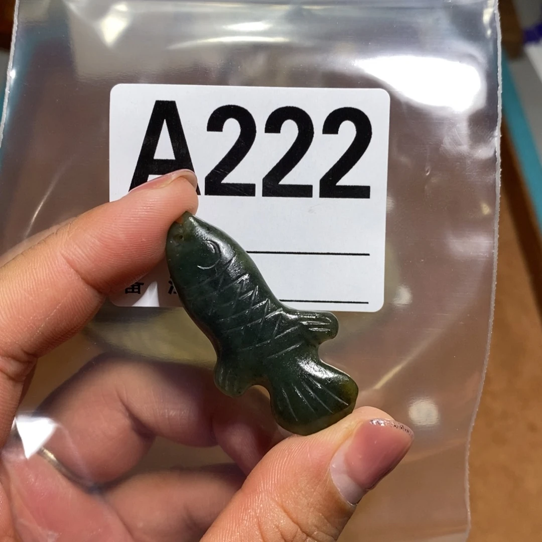 岫岩河磨玉（透闪石质玉）颈饰未镶嵌