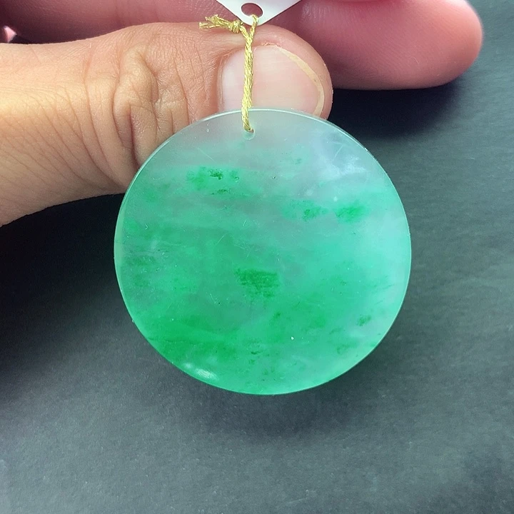 石英质玉未镶嵌颈饰