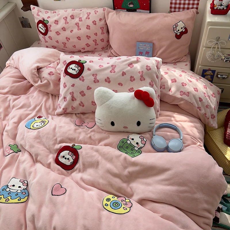 秋冬必囤暖被窝！加厚牛奶绒四件套，绒毛巾绣立体萌趣，质感超赞！