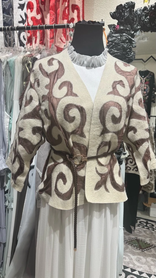 真丝拼接纯羊毛纯手工制作的民族风短款外搭女款外套秋冬