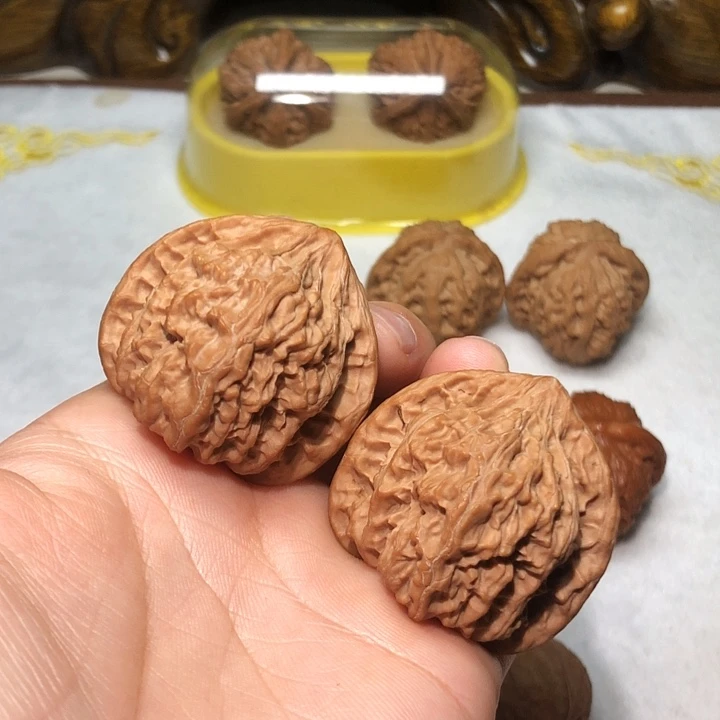 文玩核桃40火焰马蹄