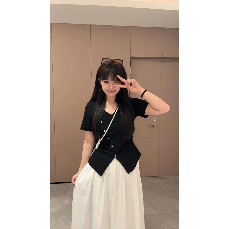 【现货】胖mm夏季洋气显瘦短袖时尚纽扣设计v领开叉收腰T恤04033