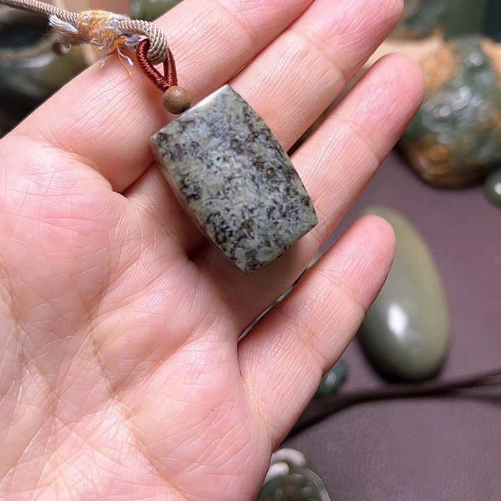 岫岩河磨玉（透闪石质玉）手绳未镶嵌