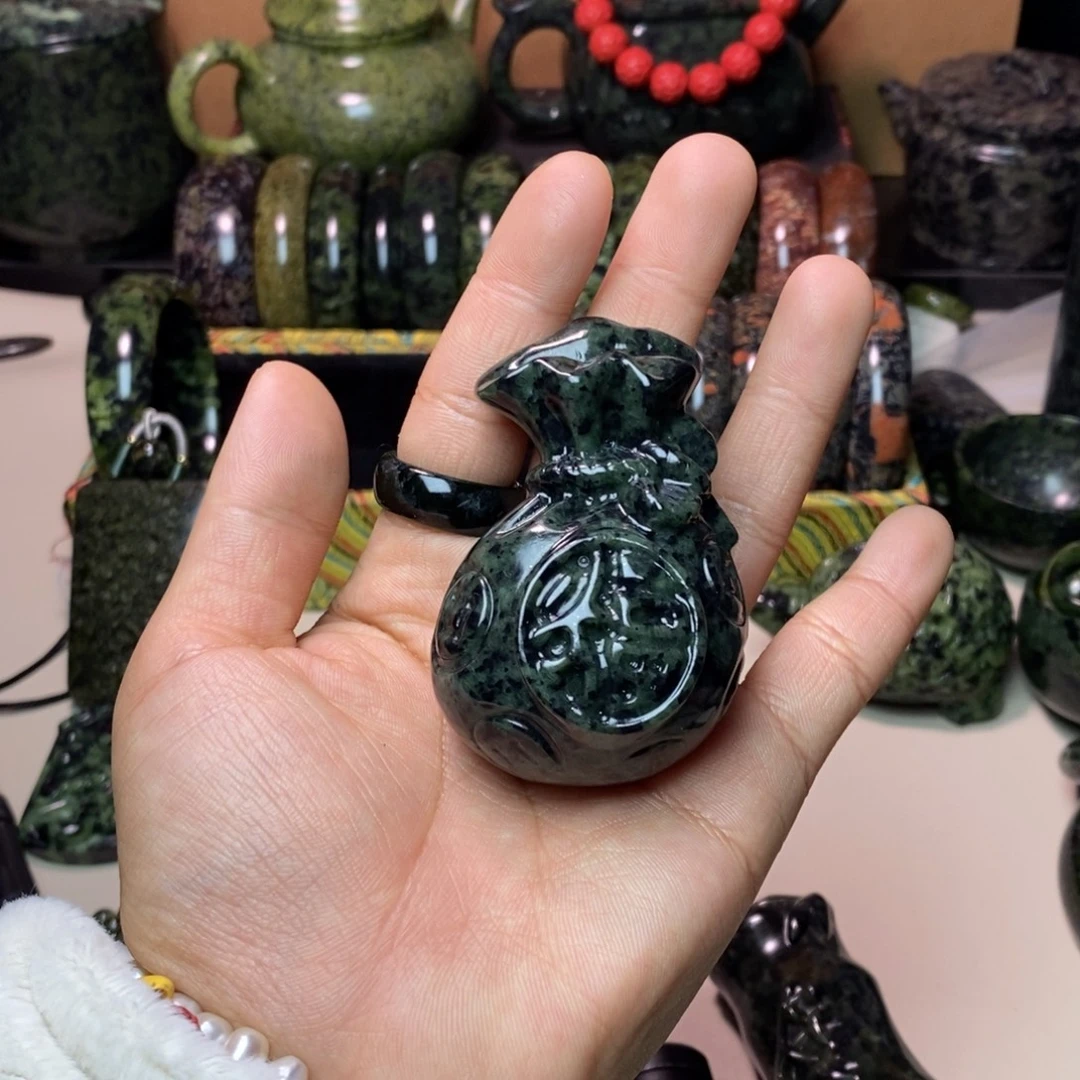 蛇纹石玉未镶嵌项链