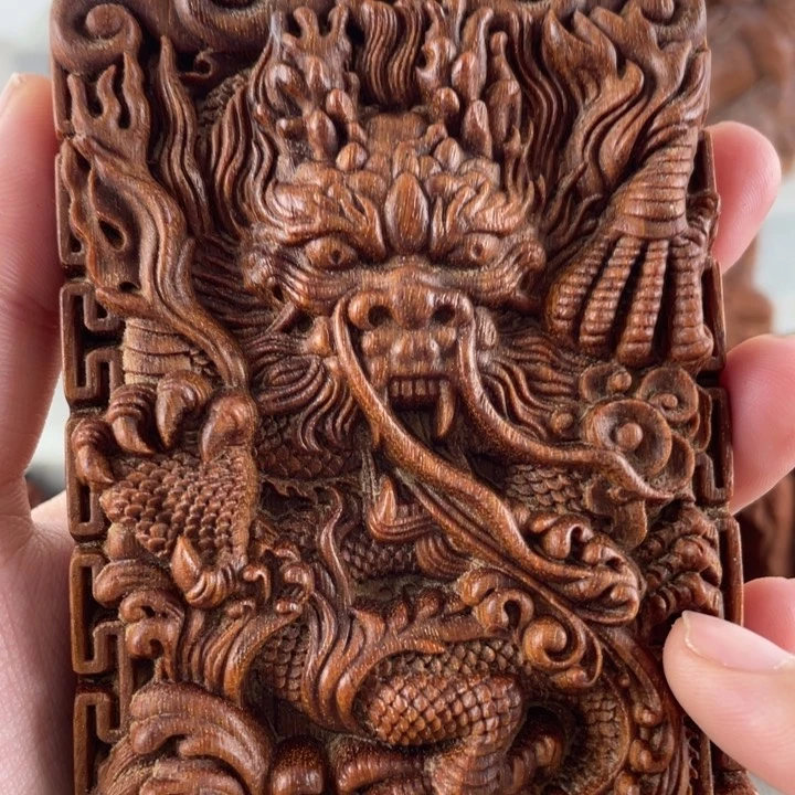 贡木金龙木雕刻木