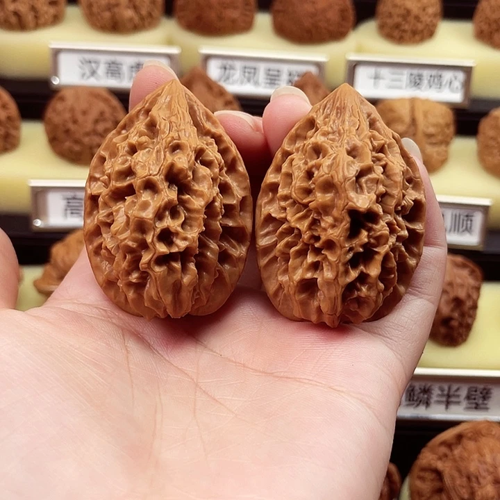 文玩核桃吊坠招财鼠35尺7059