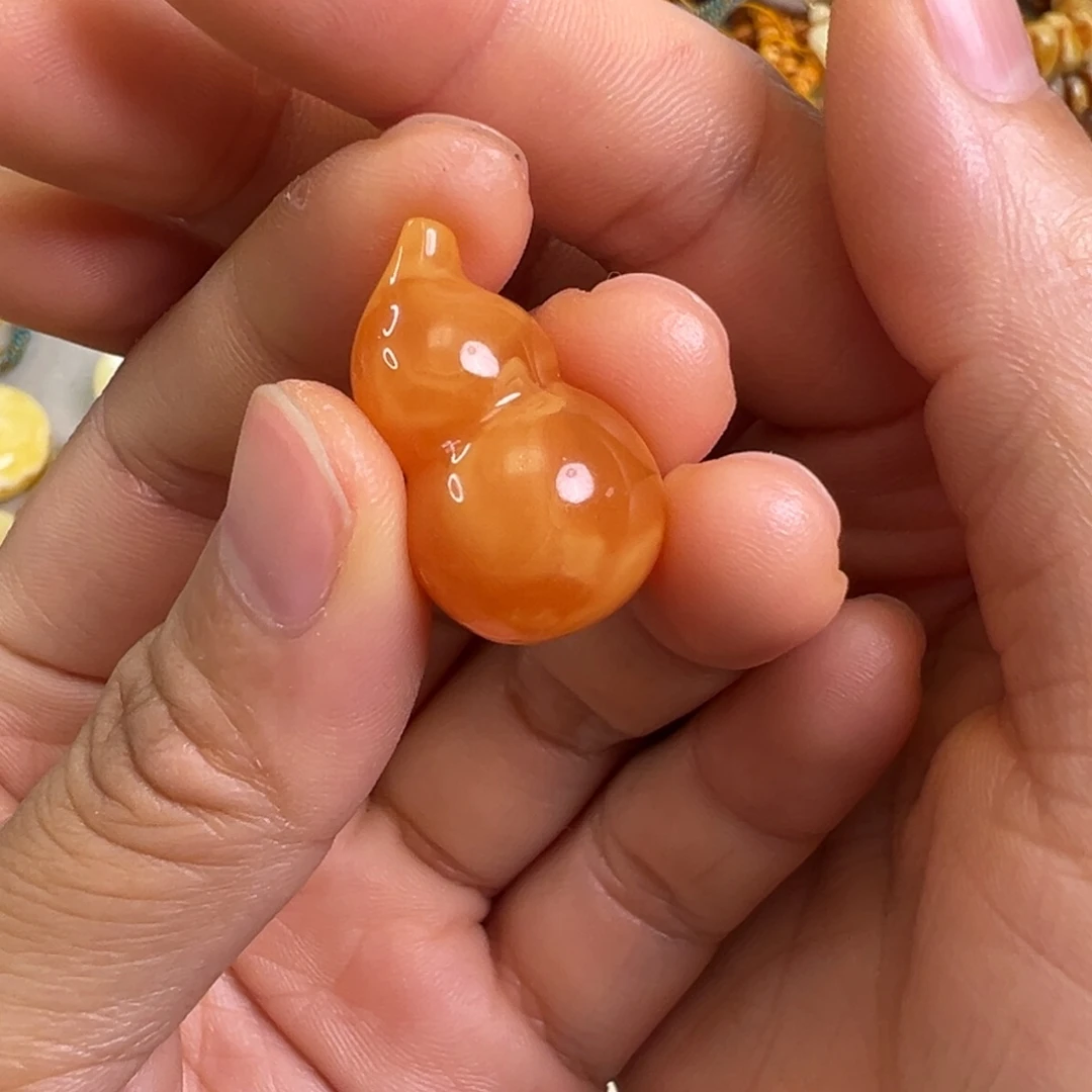 未镶嵌琥珀裸石地****生蜜蜡