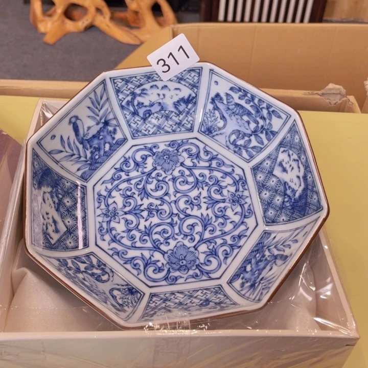 瓷器的造型和造型也很