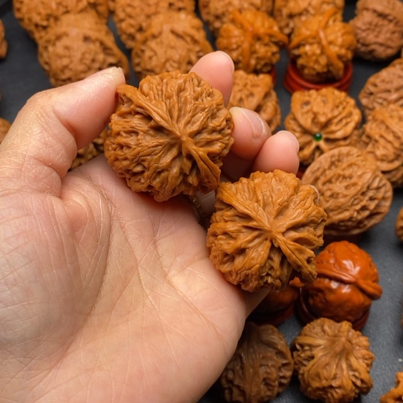【闪购商品】文玩核桃把件最**铁苹果圆