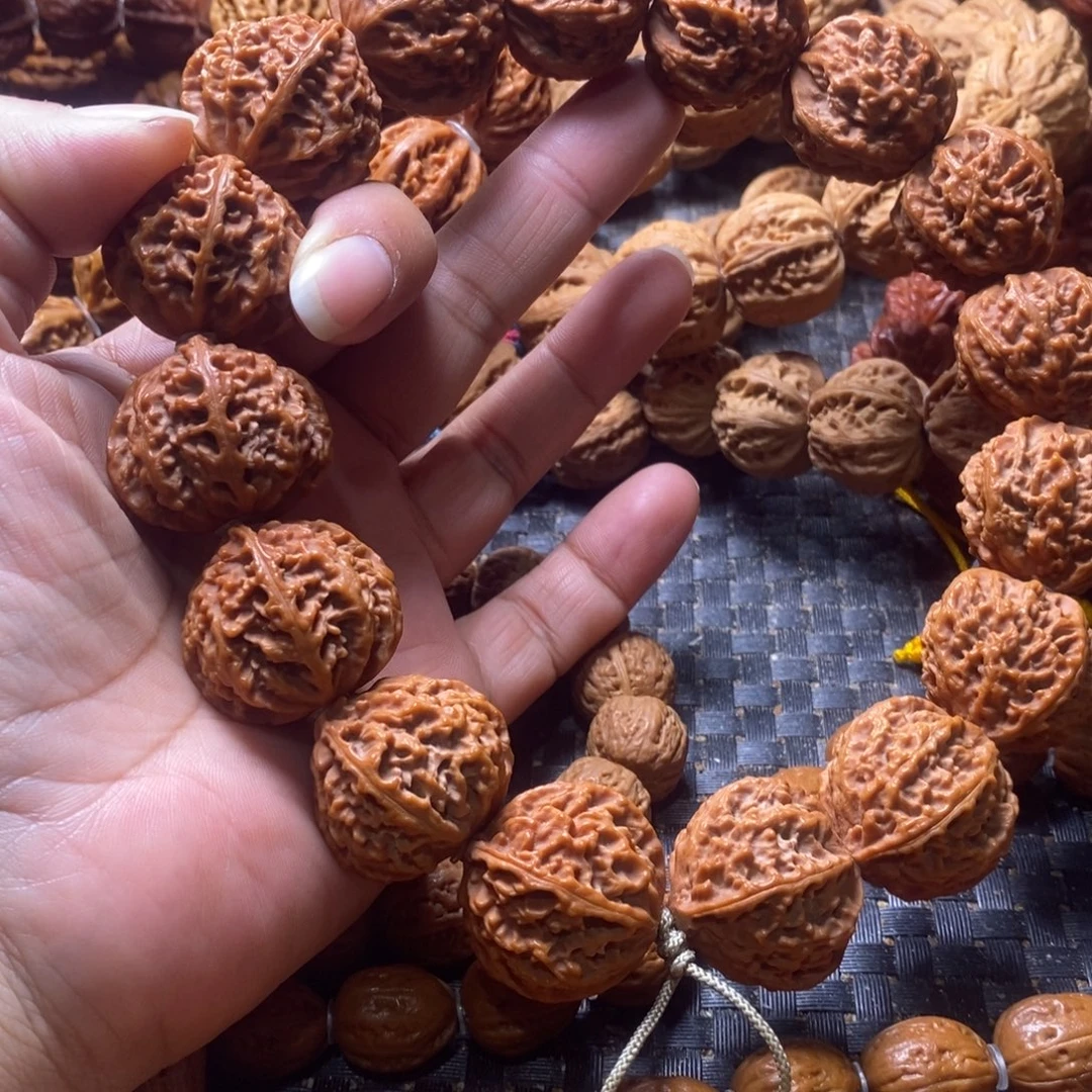 茂***文玩核桃吊坠蚂蚁纹