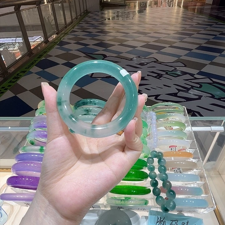 翡翠手镯未镶嵌用****0翡翠手镯