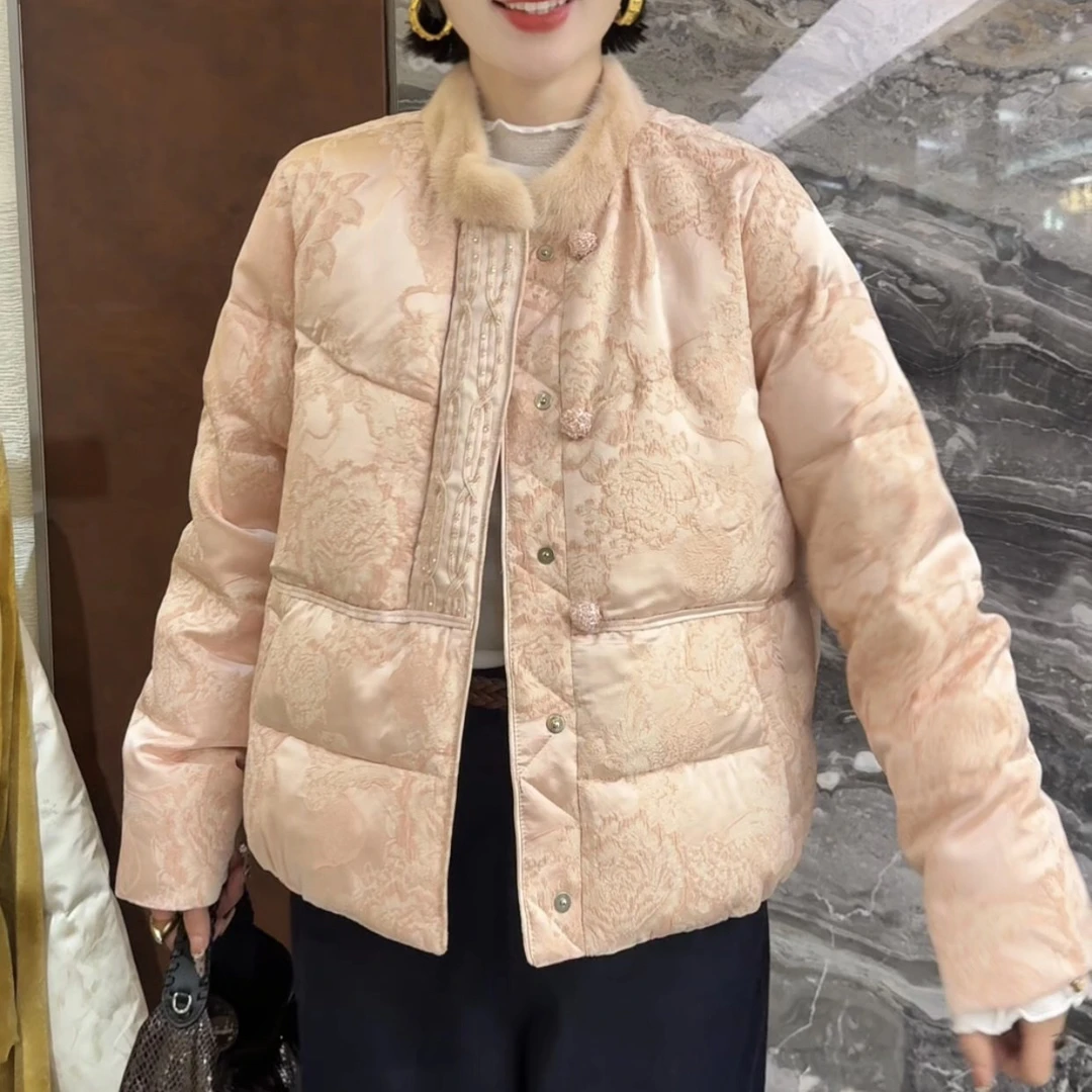 6118芭莎领水貂绣花鹅绒服