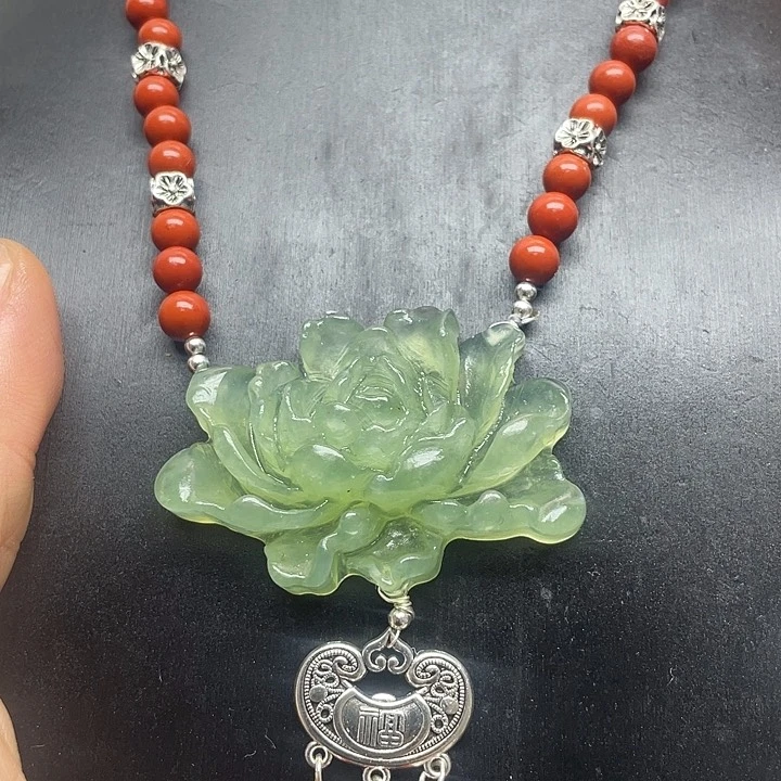 未镶嵌蛇纹石玉颈饰