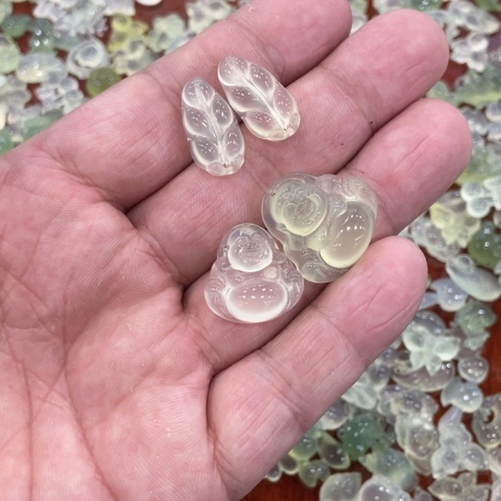 蛇纹石玉合金颈饰