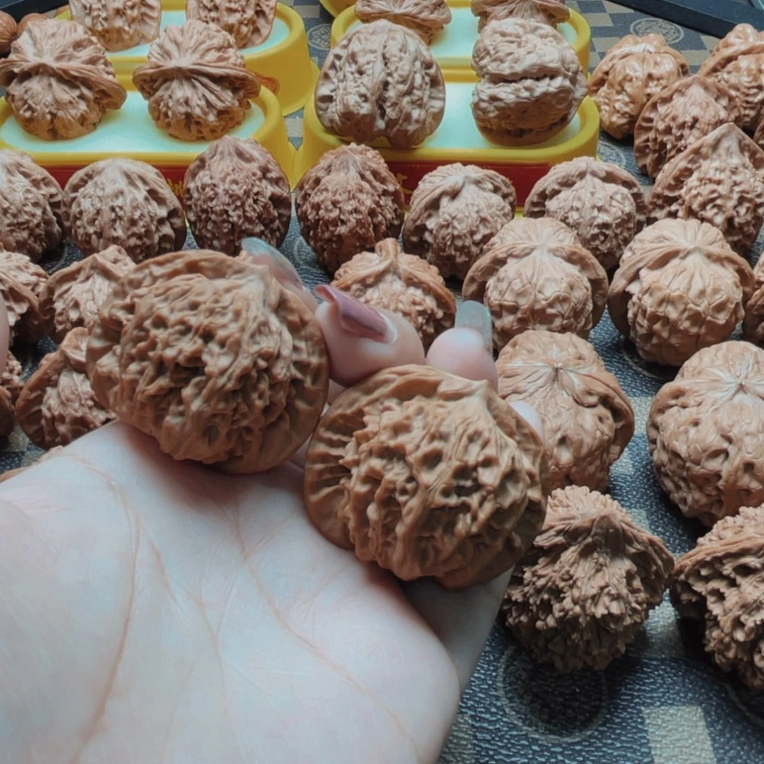 把件桃核盘龙纹核桃