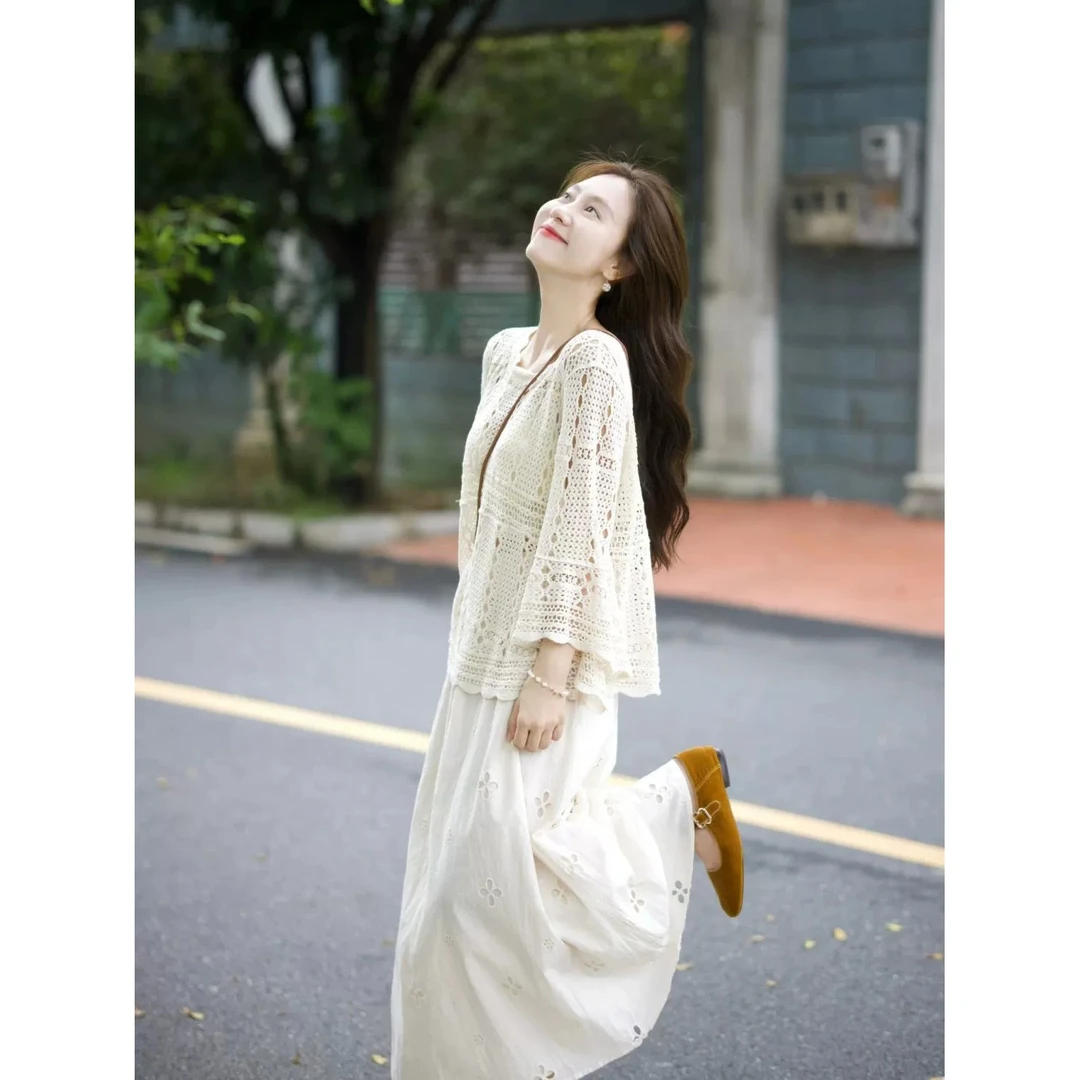 法式温柔风女春秋新款高级感镂空针织衫搭配半身裙子两件套套装