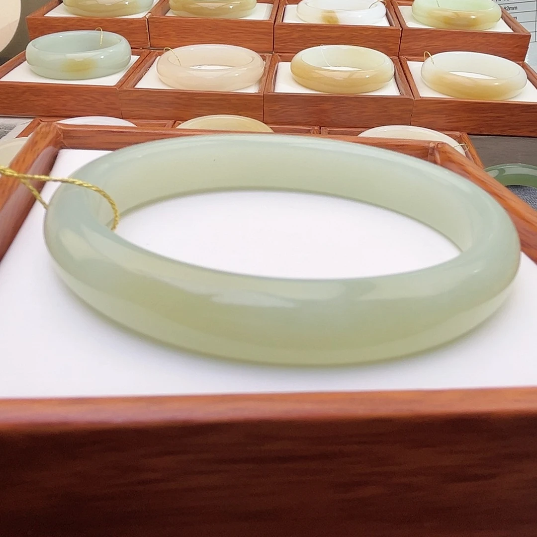 未镶嵌手镯和田玉56.2