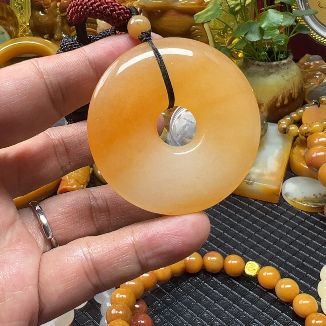 石英质玉未镶嵌颈饰