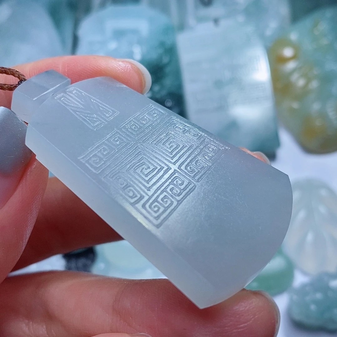 定制翡翠未镶嵌毛货付款后确认抛光