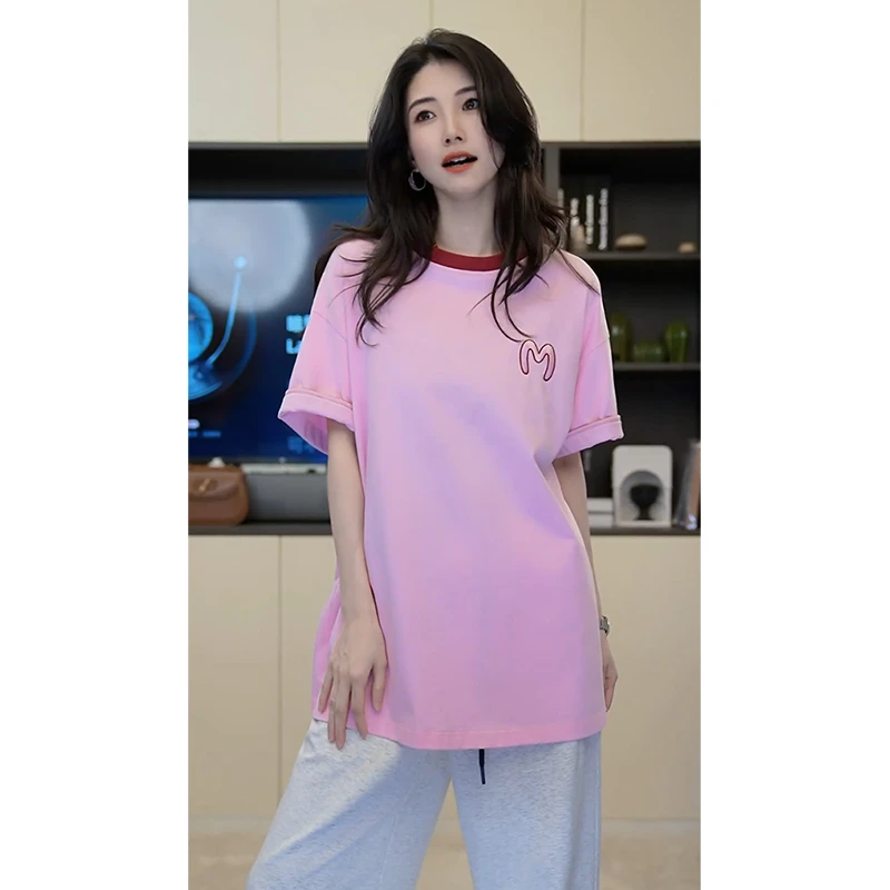 小乖逃炽桃时尚休闲粉色T恤M字母刺绣麦当劳短袖透气夏季M8329