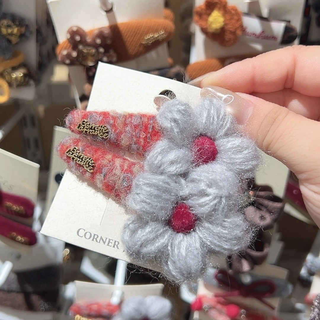 非金属灰色花花红色三角掰掰