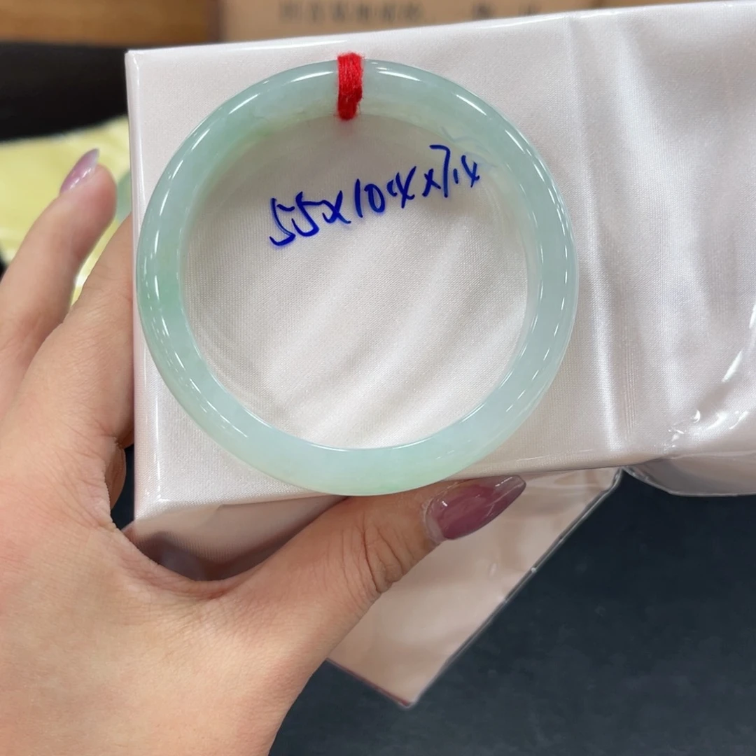 未镶嵌手镯翡翠翡翠