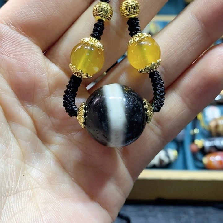 玛瑙/玉髓颈饰合金19